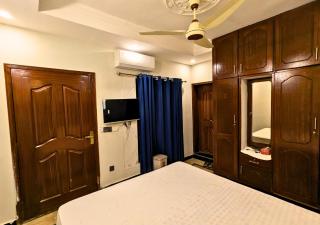 Dove Inn Hotel wahdat road - 7