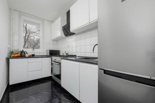 Cosy & Bright Apartment with Parking by Noclegi Renters - Varsovie - 8