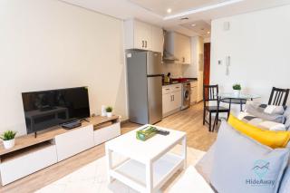 Lake Views Stunning Studio l 1 Min Walk to Metro - 7