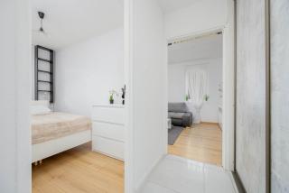 Cosy & Bright Apartment with Parking by Noclegi Renters - Varsovie - 1