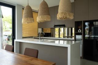 Newly Constructed Villa with Panoramic Views, Huge Pool, and 4 Spacious Bedrooms! - Canggu - 8