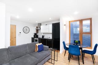 Home Away From Home - Contractors & Leisure - Sheffield - 9