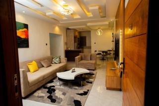 Royal Tender Service Apartment - Benin City - 3