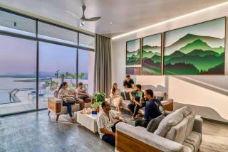 SaffronStays Sol Crest - - 3