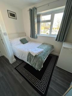 Private Room & En-Suite Bathroom - Long Term Stays & Contractors Welcomed - Birmingham - 9