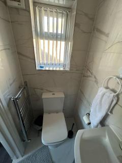 Private Room & En-Suite Bathroom - Long Term Stays & Contractors Welcomed - Birmingham - 5