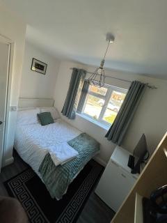 Private Room & En-Suite Bathroom - Long Term Stays & Contractors Welcomed - Birmingham - 4