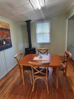 A relaxing stay here, cosy, comfy and close to everything we needed - Blackall - 6