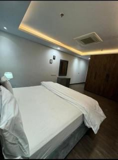 The Ultimate Living Experience Luxury Gold Crest Mall Apartments with Al Fatah Store by HBA - Lahore - 7