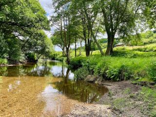 Riverside cottage on private wildlife estate 2-bed - 3