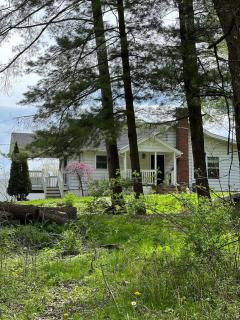 Retreat on Lake Milton - Berlin Center - 0