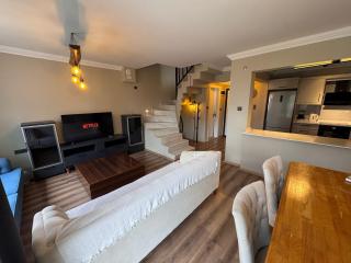 Kuşadası merkezde denize 5dk modern villa - Kusadası - 0