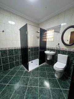 Minimalist 3 Bedroom Apartment - Ilado - 6