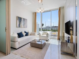 Majesty Retreat - 1BR plus 1GR w Study-Sleeps 4- in Gemz-05 - 9