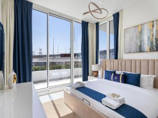 Majesty Retreat - 1BR plus 1GR w Study-Sleeps 4- in Gemz-05 - 5