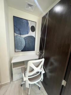 Majesty Retreat - 1BR plus 1GR w Study-Sleeps 4- in Gemz-05 - 2