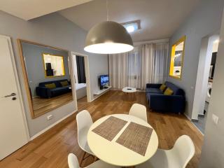 Stylish Apartment With Balcony in Center - Bucharest - 4