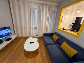 Stylish Apartment With Balcony in Center - Bucharest - 1