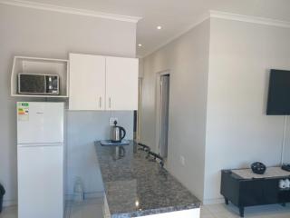 10 on Earl Haig Street - Colesberg - 1