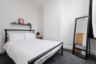 Terraced Home Open Plan Layout Free Parking - Liverpool - 7