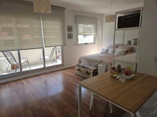 Encantador y acogedor studio con balcón en Almagro - Gran ubicación - Buenos Aires - 0