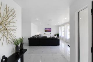 Chic & modern canal-front retreat with private pool - Azure Tides - Punta Gorda - 4