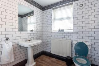 Spacious & Stylish 3BR Home Central Location - Hartlepool - 1