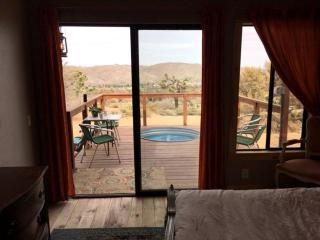Romantic Yucca Valley Accommodation Perfect for Luxury Camping in California - Yucca Valley - 5