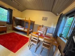 Stuga på en vacker campingplats - 8