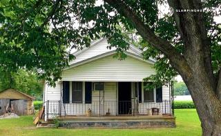 Spacious and Comfortable Cabin Rental for a Getaway near Rend Lake, Illinois - 0