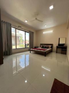 Hilltop villa with pool & view - Lonavala - 1