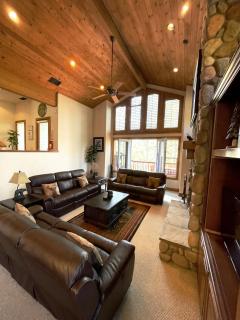 Lakefront Cabin with Private Dock and Outdoor Living in Bass Lake, California - Bass Lake - 1