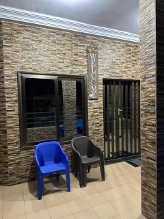 two bedrooms, living room, 3 showers - 3