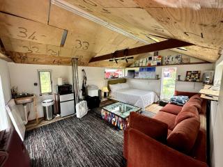 Colorful Studio Cottage with Beautiful Landscape and Hiking Trails in New York - East Jewett - 4
