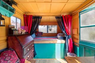 Colourful Vintage Camper for California Glamping Stays in Palmdale - Palmdale - 6