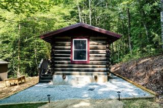 Unforgettable Glamping Caravan Rental in North Carolina for Intimate Weekends Away in Franklin - 3