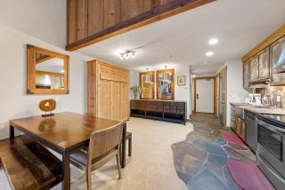 Palisades Tahoe Lodge Rentals Studio Loft #344 - 1
