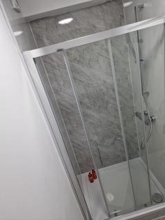 Luxurious 2 - Bedroom Apartment - Watford - 1