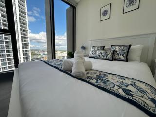 Stadium View Oasis 2BR with Free Parking - 5