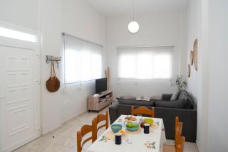 Nirou Studio by the beach - Gra Liyiá - 7