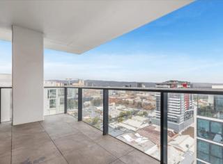 Urban Luxe Escape - Pool, Gym & Sauna - City Views - Adelaide - 8