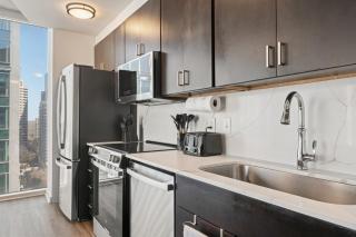 Amazing Views! 2BR 2BA Themed King Bed Unit! Free Onsite Private Parking - Atlanta - 5