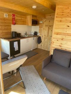 Lakeside Lodges 2 - Everton - 6
