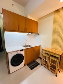 Unit 23L T-B The Pearl Place Ortigas - Manila - 3