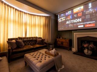 Luxury 5-Bed Home w Cinema Games Room Garden Pass the Keys - Londra - 8
