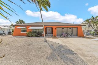 Gulf Access, Dock, Pet Friendly, Bikes and Shufflebaord - Pine Island Breeze - Roelens Vacations - Saint James City - 1
