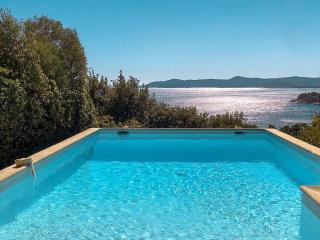 SELECT'soHOME - Villa de vacances pour 6 personnes avec une vue à 180 degrés - Piscine et services inclus - VILLA FIGA - Le Lavandou - 9