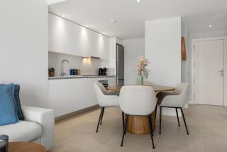 Top Floor Seaview Apartment - 8