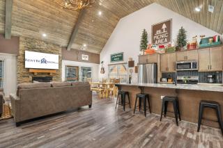 Cozy Cabin w Water View-Community Indoor Pool-Connect4-Bunk Room-Free Attraction Tickets - Hollister - 0