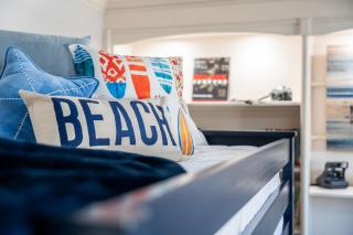 Casa De Olas - Waterfront Luxe Home - Heated Pool - Game Room - Boat Lift - Minutes to Beach - 7